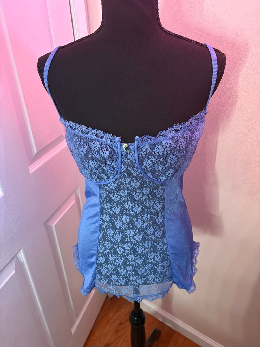 Vintage Bliss Blue Lace-Front Chemise